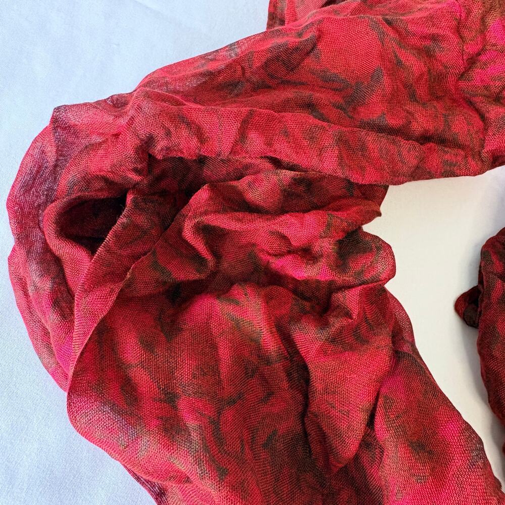 Patricia Nash 'Etched Roses' Scarf Red - Picture 3 of 3